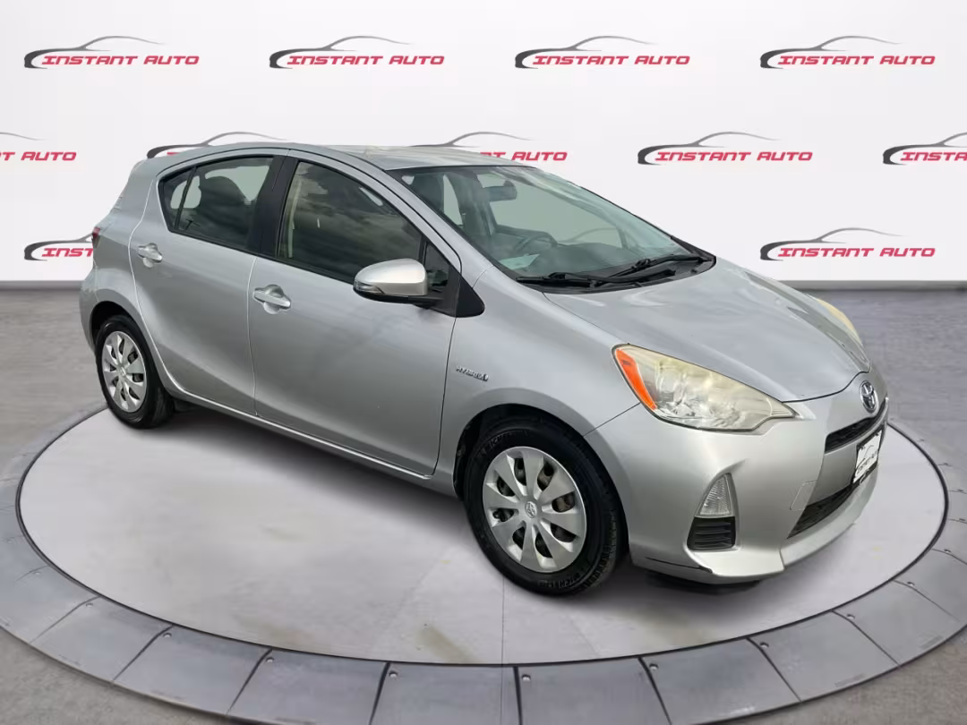 2012 Toyota Prius c - JTDKDTB30C1517089 - Image #2